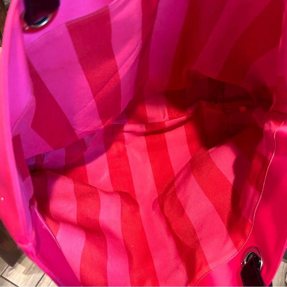 🌿Victoria's Secret Studded Pink Tote‎ with Black Handles - Picture 2 of 5